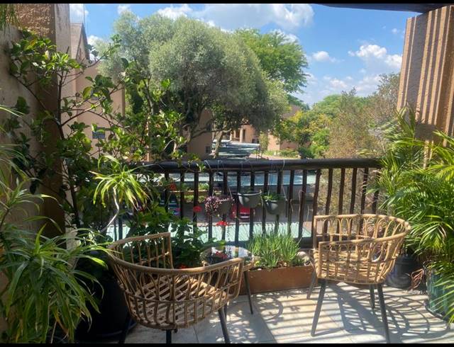 2 BEDROOM PROPERTY TO RENT IN LONEHILL